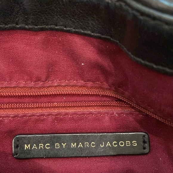 Marc by Marc Jacobs Crossbody Black
Soft Leather Bag Flap Closure - Picture 6 of 7